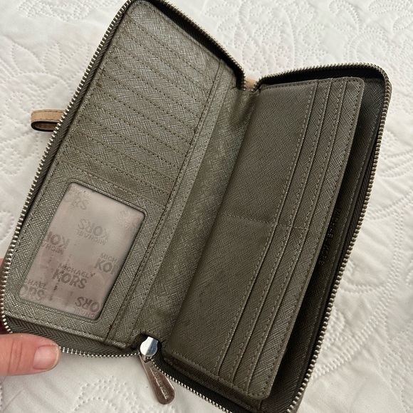 MK Wallet - Picture 3 of 4